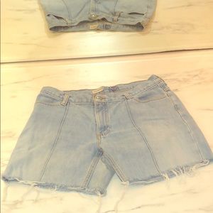GAP Modern High Rise Cut Off Frayed Jean Shorts